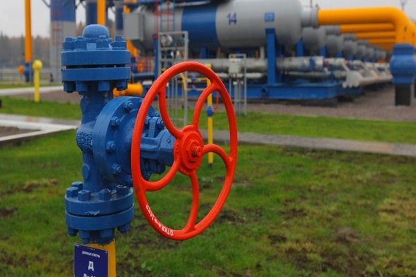 دولت عمدا به توان داخلی توجه نمی‌کند/حضور دلالان در مناقصات نفتی