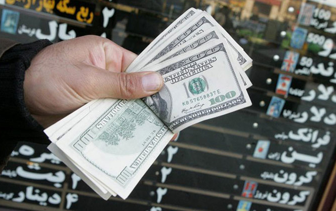 نوسان در آینده بازار ارز/ قیمت دلار همچنان افزایش می‌یابد