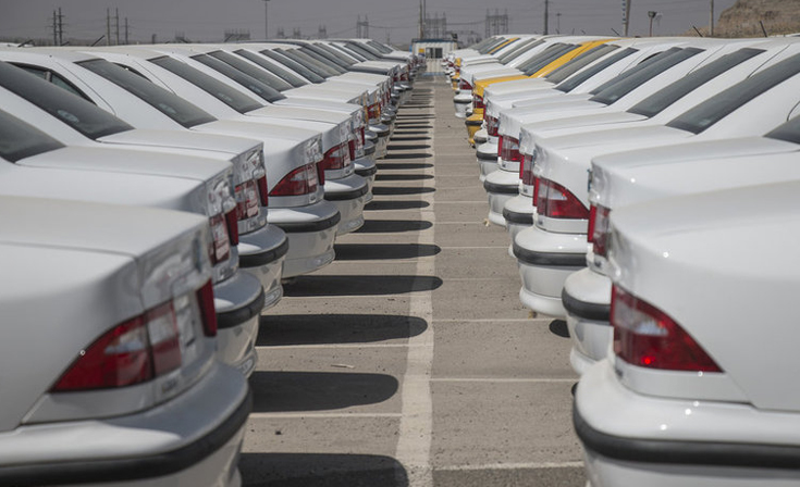 ۱۶۰ هزار خودرو در کارخانه‌ها خاک می‌خورد!/ چرا خودروسازان تعهد خود خود را اجرا نمی‌کنند؟