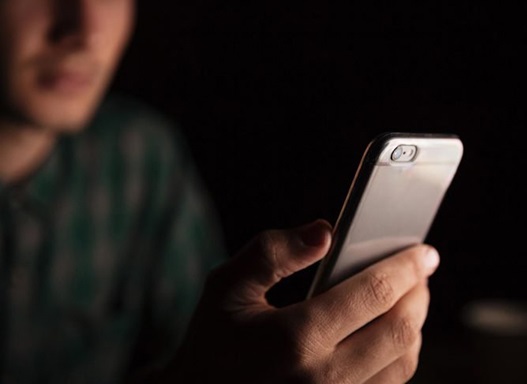 ۷ نشانه که زنگ خطر پایان عمر گوشی‌های هوشمند هستند