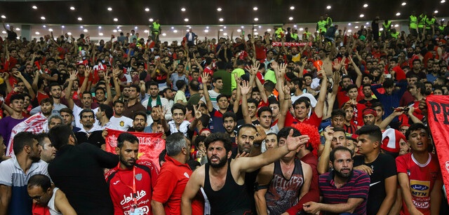 ۳۰۰ بار به من زنگ زدند که بازی کنیم/ پرسپولیسیها هواداران ما را تهدید کرده بودند ۳۰۰ بار به من زنگ زدند که بازی کنیم/ پرسپولیسیها هواداران ما را تهدید کرده بودند