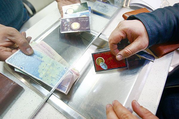 قیمت سکه نسبت به ۱۰ سال گذشته ۱۵۰۰ درصد گرانتر شده است قیمت سکه نسبت به ۱۰ سال گذشته ۱۵۰۰ درصد گرانتر شده است