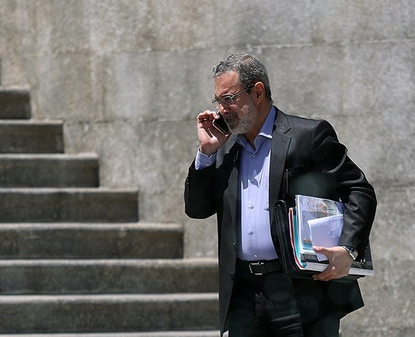 وزیر آموزش و پرورش کنارهگیری کرد وزیر آموزش و پرورش کنارهگیری کرد