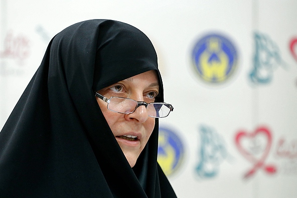 استعفای «رهبر» از کمیته امداد برای شرکت در انتخابات مجلس