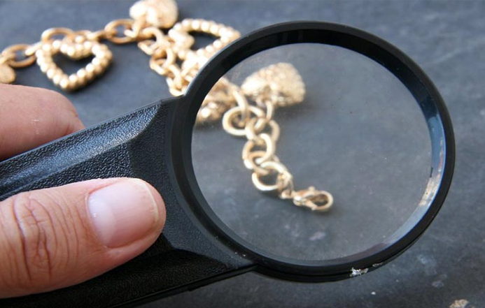 مراقب طلا‌های قلابی باشید/ النگویی که از مس پر شد