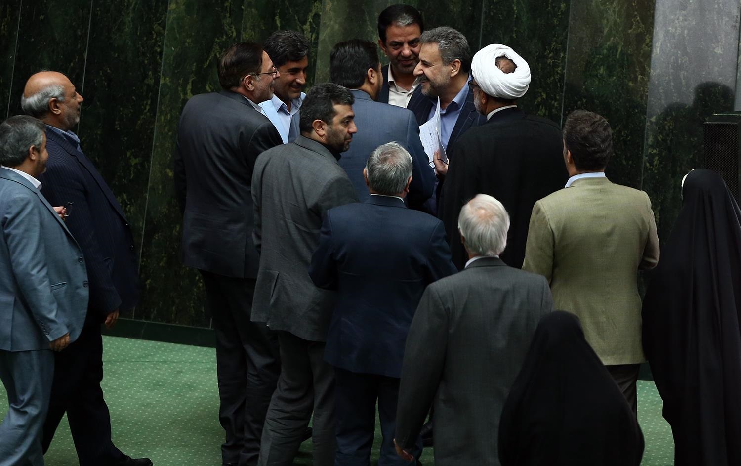 راند آخر در نبردهای فراکسیونی مجلس دهم: لیست امید فراکسیون حساس فرهنگی را به اصولگرایان داد