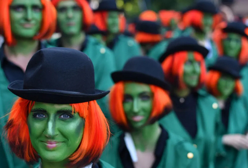 گردهمایی سالانه یک خیریه کمک به بیماران اید