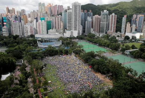 تظاهرات معترضان هنگ‌کنگی علیه قانون استرداد مجرمان به چین