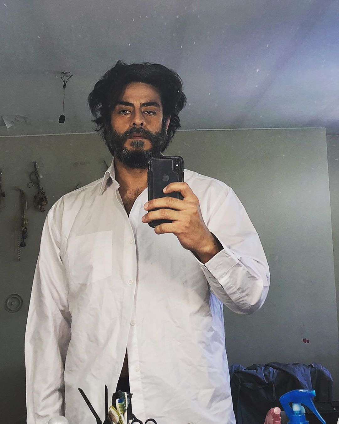 پوریا شکیبایی با گریمی شبیه پدرش +عکس