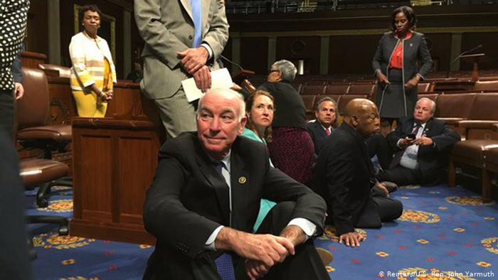 حقوق نمایندگان مجلس آمریکا چقدر است؟