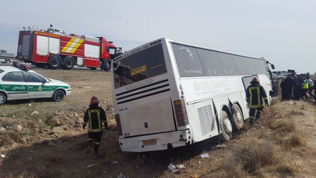 واژگونی یک اتوبوس در آزادراه زنجان- تبریز/ ۲ کشته و ۲۳ مصدوم