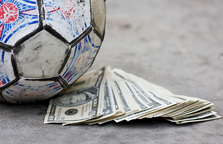 آغاز لیگ برتر و رواج دلالیسم در فوتبال ایران