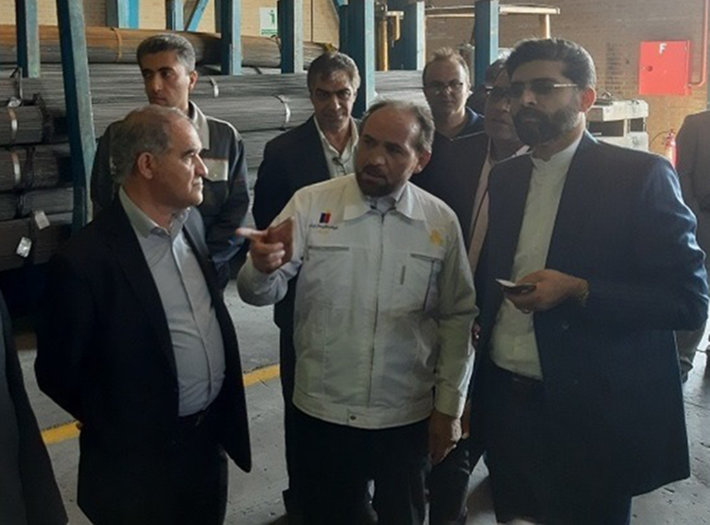 بازدید معاون وزیر صنعت از شرکت فنرسازی زر گلپایگان