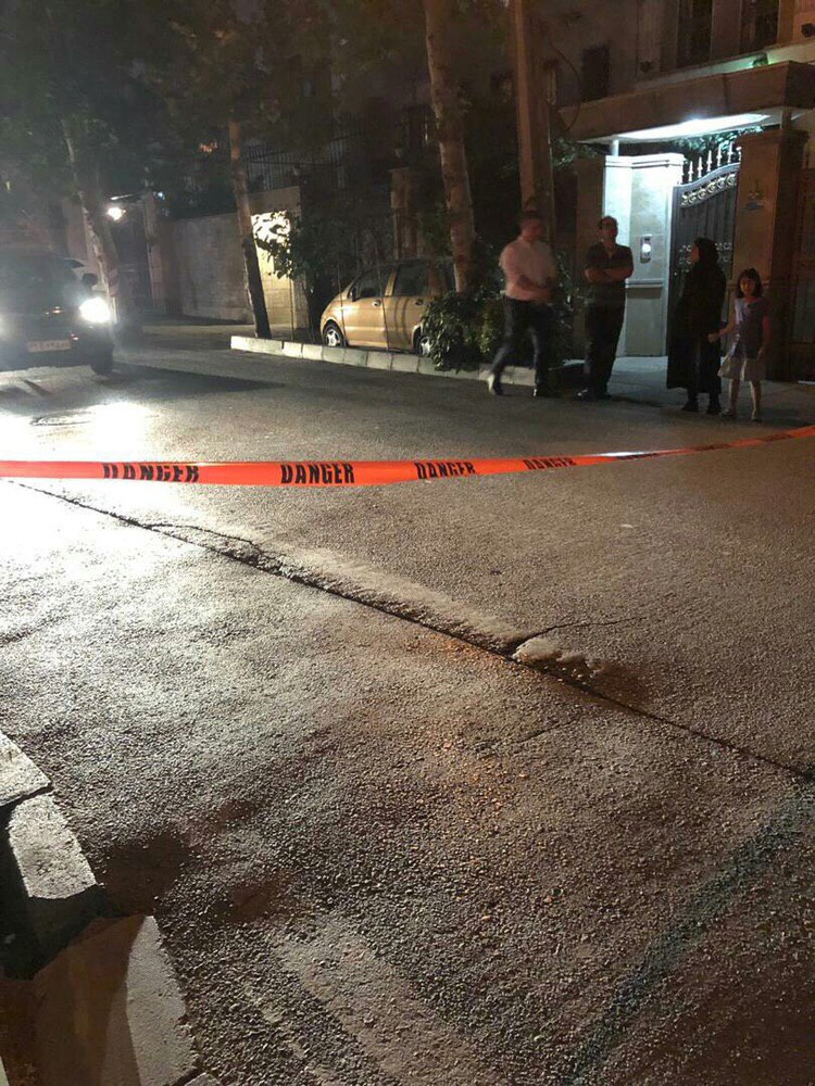 گودبرداری بزرگترین باغ نیاوران سبب ریزش خیابان شد+تصاویر