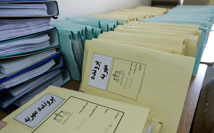 تلاش مجلس برای کاهش قانون مهریه از ۱۱۰ به ۱۴ سکه/ به دنبال تصویب قانون نصف کردن اموال پس از ازدواج هستیم