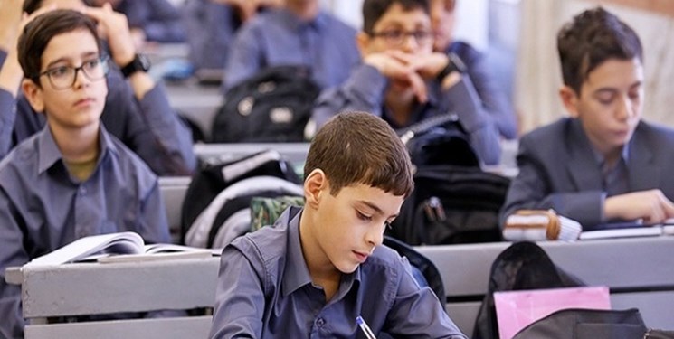 چرا دیپلمه&zwnj;ها راحت&zwnj;تر از لیسانسه&zwnj;ها کار پیدا می&zwnj;کنند؟