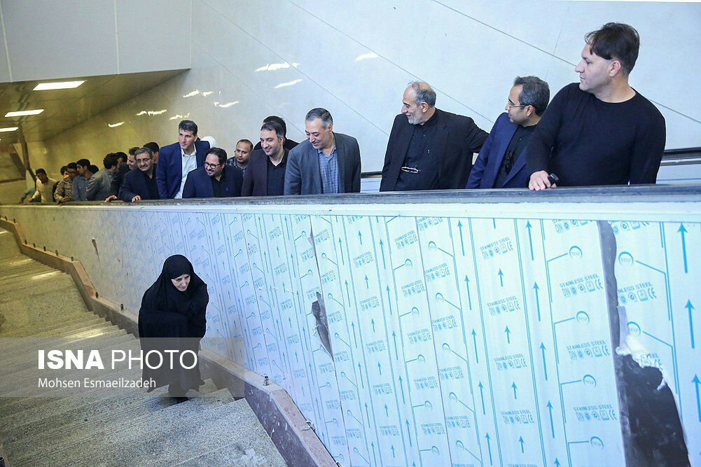 تصویر حاشیه ساز اعضای شورای شهر مشهد از مترو