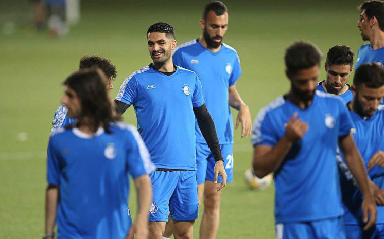 چرا علی کریمی به پیشنهاد استقلال پاسخ نمی‌‎دهد؟