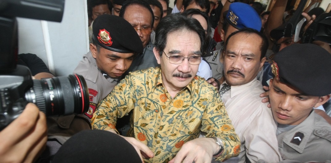 سیاست مرگ/ سیاستمداران نامداری که به جرم قتل محکوم شدند سیاست مرگ/ سیاستمداران نامداری که به جرم قتل محکوم شدند