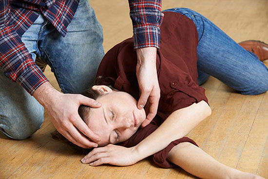 هنگام حمله صرع چه کنیم؟ هنگام حمله صرع چه کنیم؟