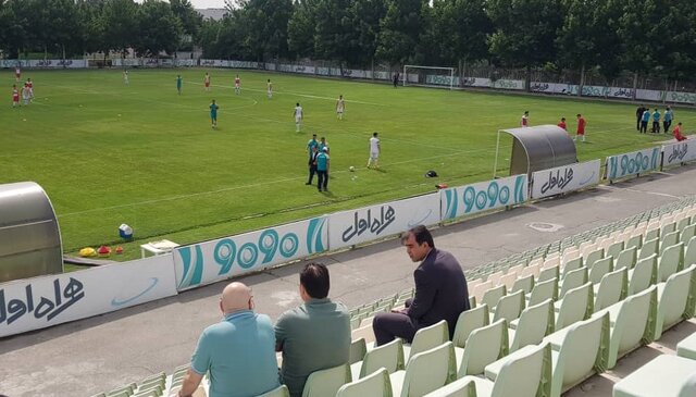 حضور ویلموتس سرمربی تیم‌ملی در تمرین تیم ملی جوانان