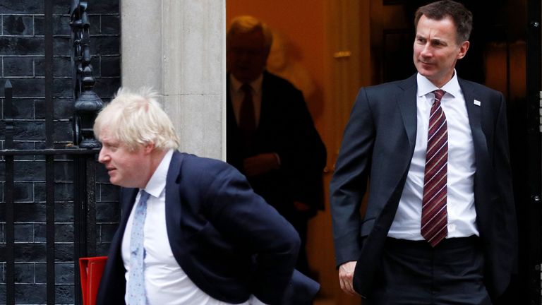 کدام کاندیدای نخست وزیری انگلیس در صورت بروز جنگ ایران و آمریکا، انتخاب بهتری است؟