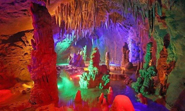 غار رنگین‌کمانی در چین +عکس