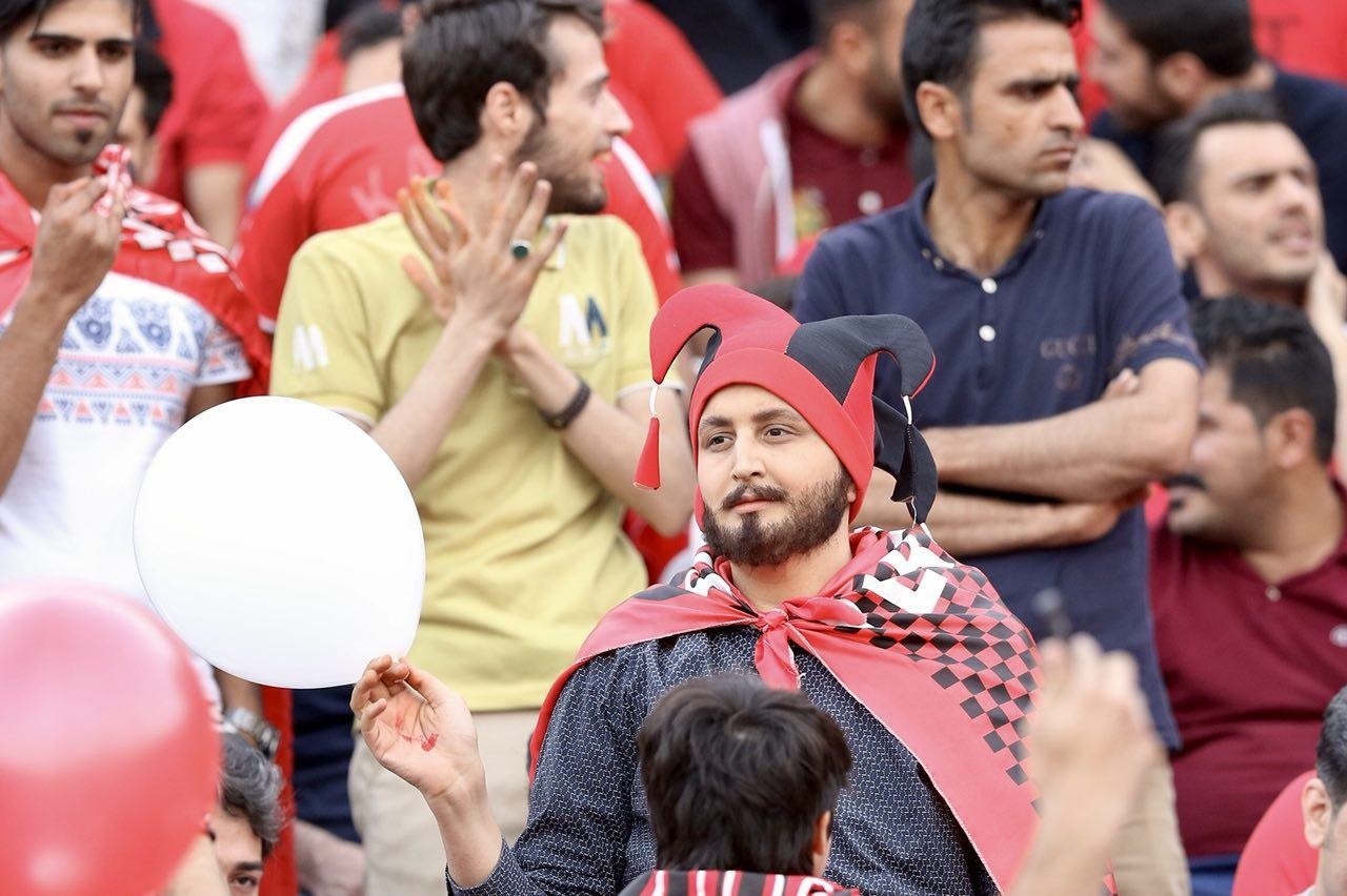 تأکید فیفا؛ خانمها را هم به استادیوم راه بدهید تأکید فیفا؛ خانمها را هم به استادیوم راه بدهید