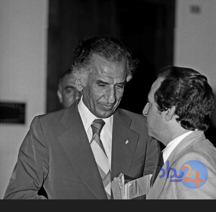 جمشید آموزگار