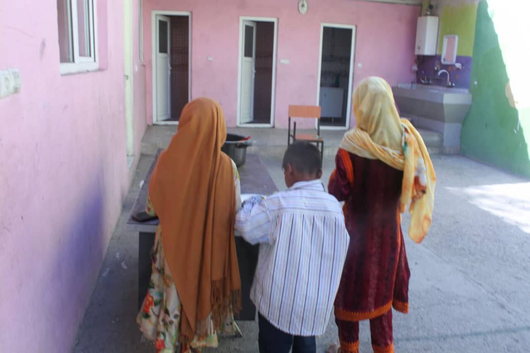 بازداشت کودکان کار به جرم فقر والدین/ بازداشت فقرا برای برقراری عدالت اجتماعی/ جزئیاتی از رفتار با خانواده‌ها در طرح ساماندهی کودکان کار