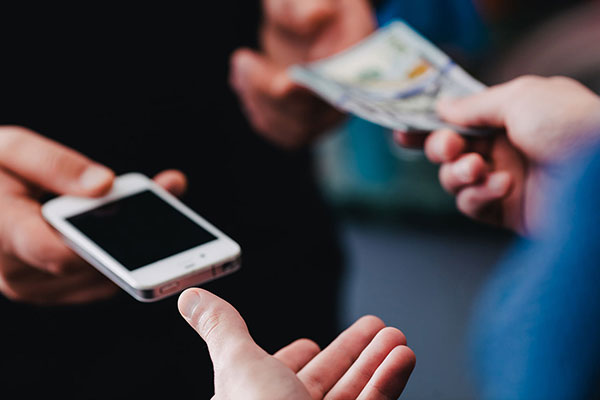 چطور موقع خرید گوشی کلاه سرمان نرود؟