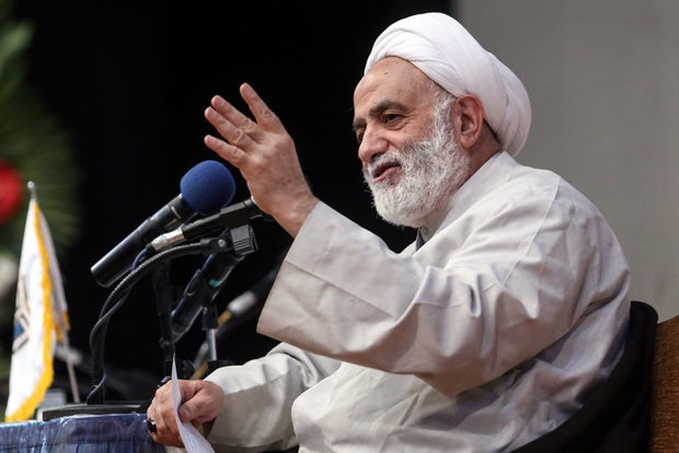 آخوندهای ما فقط روضه می‌خوانند؛ مگر ما گاز اشک‌آوریم؟!