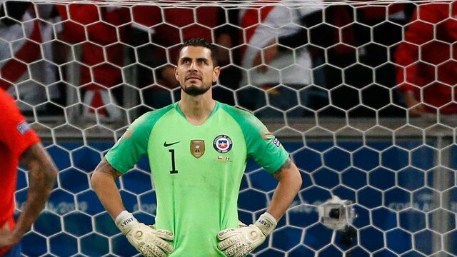 دروازه‌بان شیلی بعد از شکست برابر پرو تهدید به مرگ شد