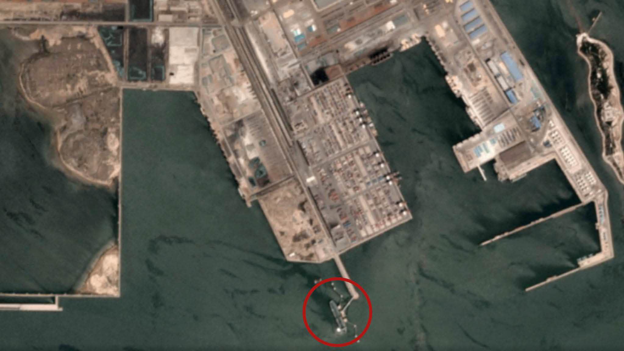 جنجال در ایران بر سر افشای نحوه‌ی دور زدن تحریم‌های نفتی/ اقدامی علیه دولت روحانی به قیمت ضربه به منافع ملی؟