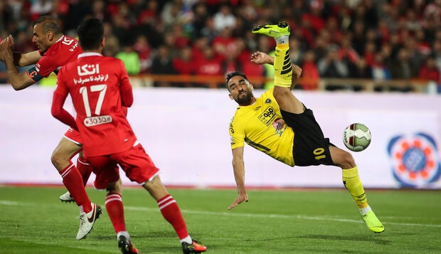 کمیته انضباطی فدراسیون فوتبال پرسپولیس و سپاهان را نقره داغ کرد