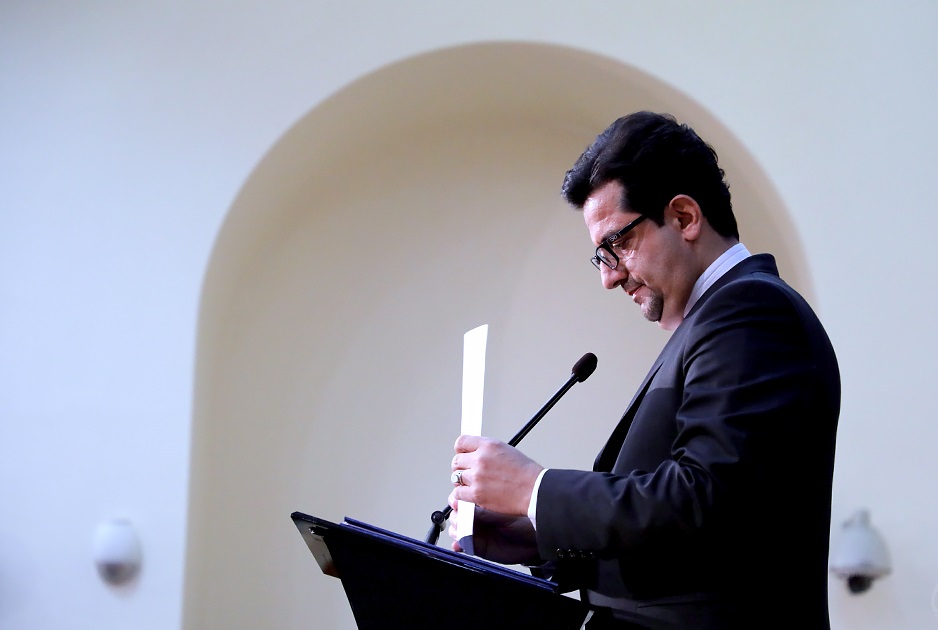 از تلاشهای فرانسه برای حفظ برجام استقبال میکنیم/ اروپا برای کاهش تنش باید به ریشه آن بپردازد از تلاشهای فرانسه برای حفظ برجام استقبال میکنیم/ اروپا برای کاهش تنش باید به ریشه آن بپردازد