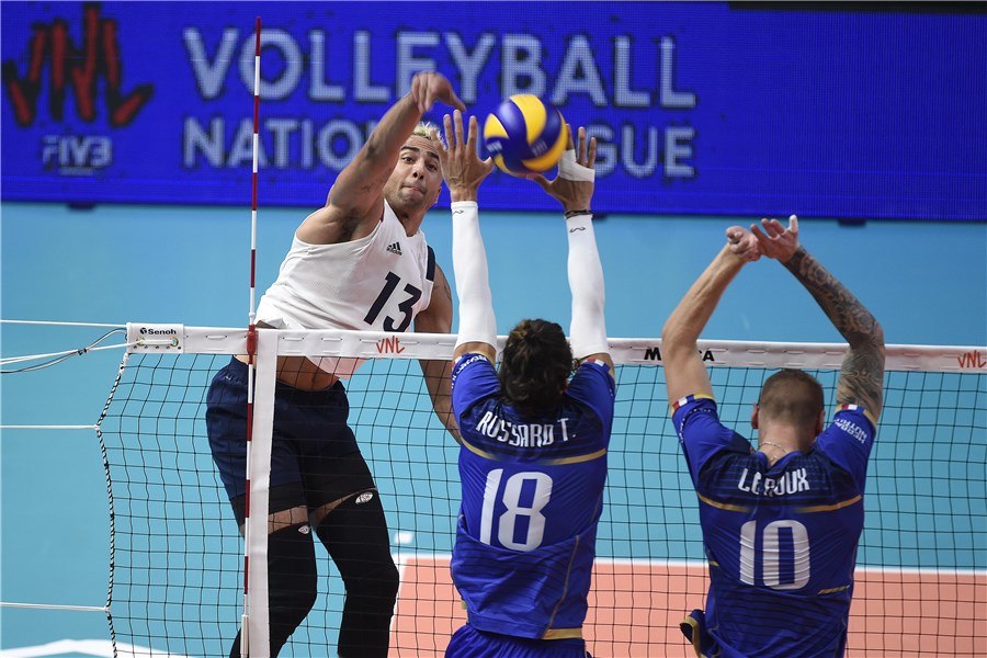 پیروزی تیم ملی والیبال آمریکا برابر فرانسه