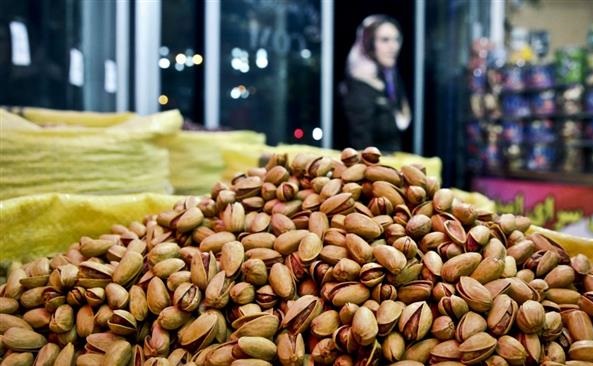 تاجران خطر صادرات پسته را به علت فقدان تبادلات بانکی نمی‌پذیرند/ هیچ کس پسته نمی‌خرد