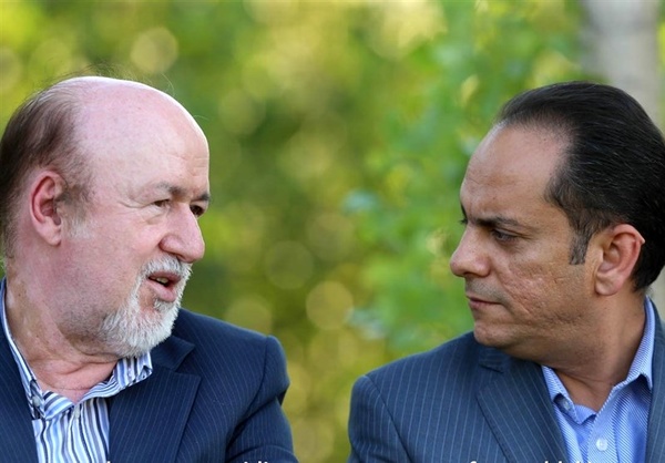 100 هزار دلار استقلال کجاست؟