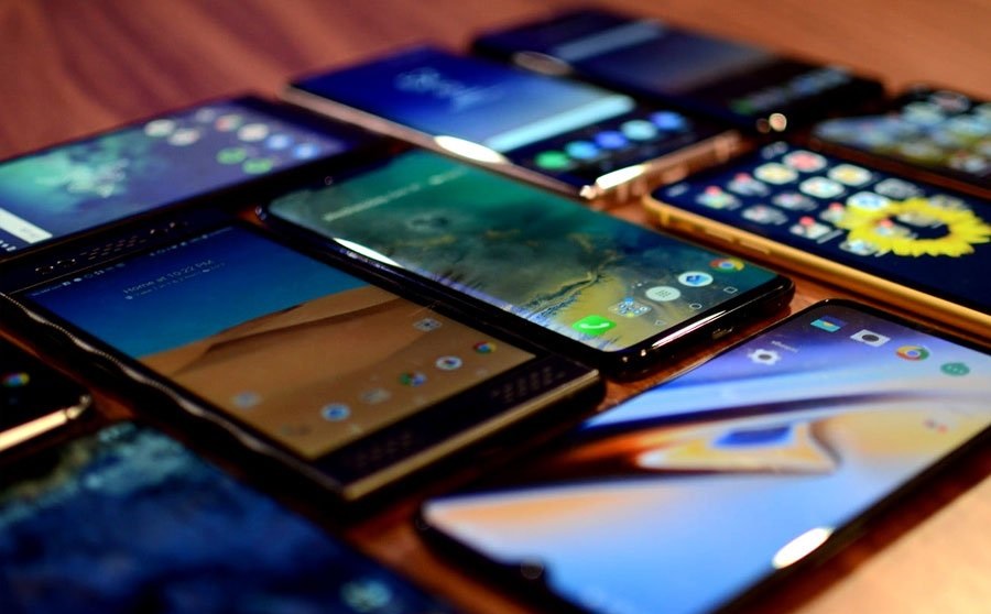 قیمت روز گوشی موبایل در بازار امروز ۲۳ /۹۸/۰۴