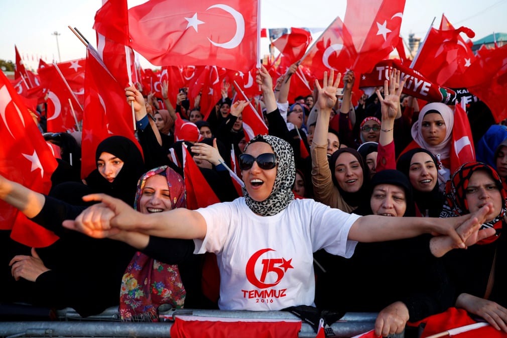 جشن حامیان اردوغان در سومین سالگرد کودتای نافرجام ۱۵ ژوئیه ترکیه