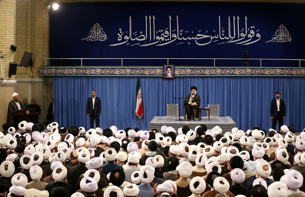 جمهوری اسلامی دزدی دریایی انگلیس خبیث را بیجواب نمیگذارد جمهوری اسلامی دزدی دریایی انگلیس خبیث را بیجواب نمیگذارد