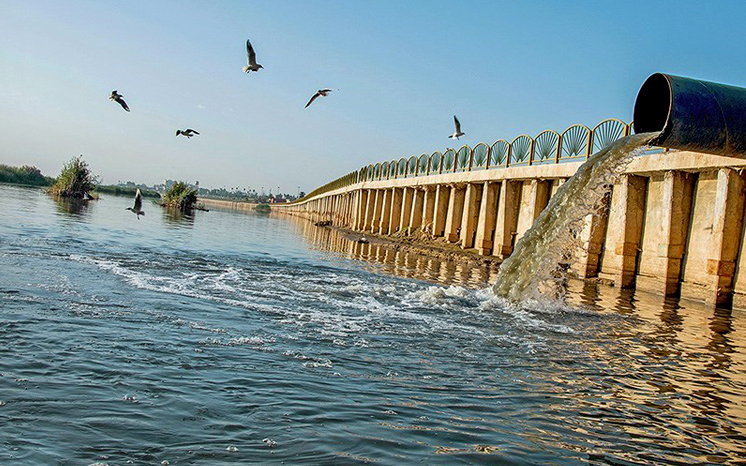 تخلیه فاضلاب به کارون/ ۹۵ درصhttps://www.rouydad24.ir/files/fa/news/1398/4/26/221007_531.jpgد فاضلاب وارد کارون می شود تخلیهhttps://www.rouydad24.ir/files/fa/news/1398/4/26/221008_379.jpg فاضلاب به کارون/ ۹۵ درصد فاضلاب وارد کارون می شود