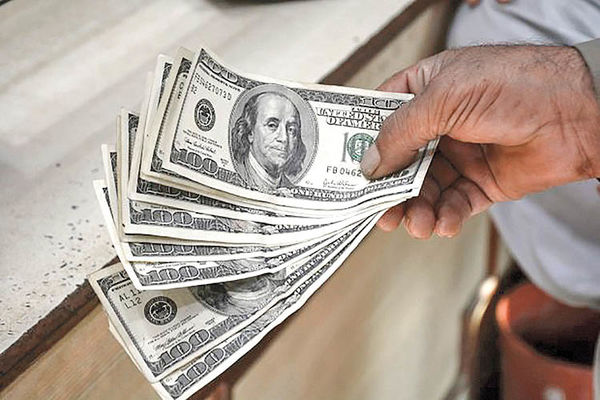 قیمت دلار آزاد ۵۷۰ تومان کمتر از نیما/ دلار در آستانه تک نرخی شدن؟