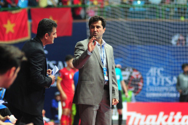 واکنش سرمربی تیم ملی فوتسال به بازی مشکوک در لیگ نوجوانان واکنش سرمربی تیم ملی فوتسال به بازی مشکوک در لیگ نوجوانان