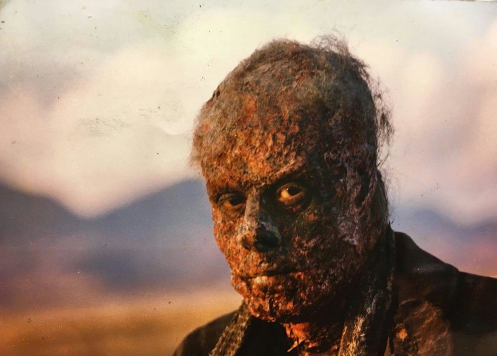 گریم وحشتناک صورت سوخته خسرو شکیبایی در «پری» که هیچگاه پخش نشد