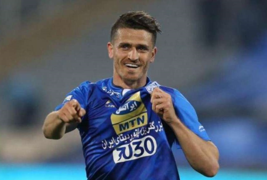 وریا به عنوان تنها جام دیده آبی‌ها در استقلال باقی ماند