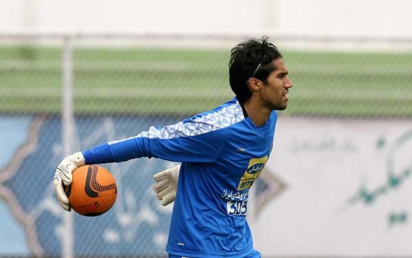 حسینی در استقلال ماندنی شد حسینی در استقلال ماندنی شد