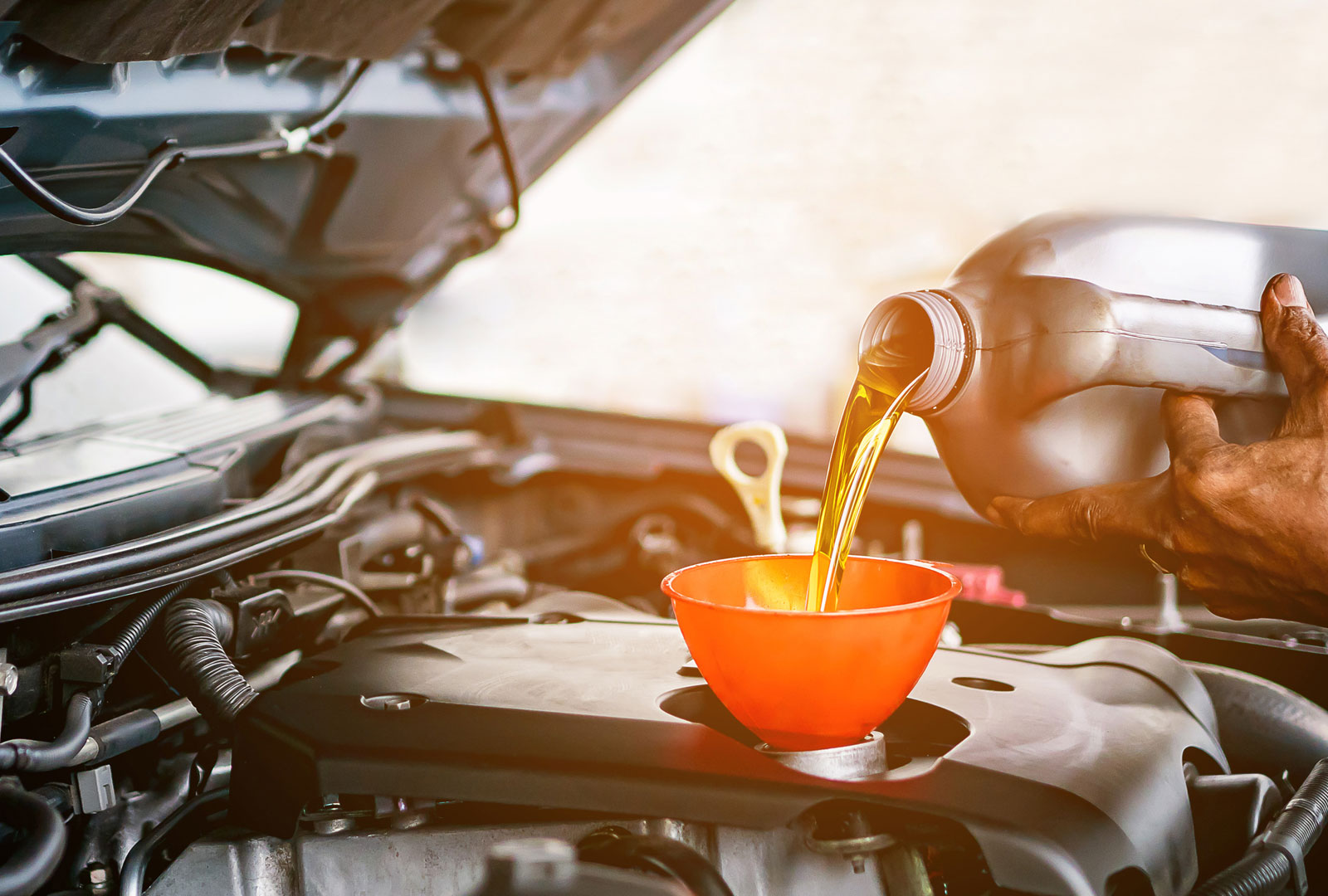 سکوت در برابر گرانی روغن موتور!/ آیا تولیدکنندگان تبانی کردند؟