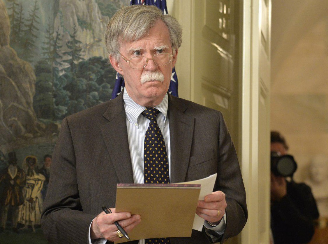 تمام نشانه‌ها حکایت از برکناری یا استعفای بولتون دارد/ ترامپ می‌خواهد برای پیروزی در انتخابات از شرّ او خلاص شود